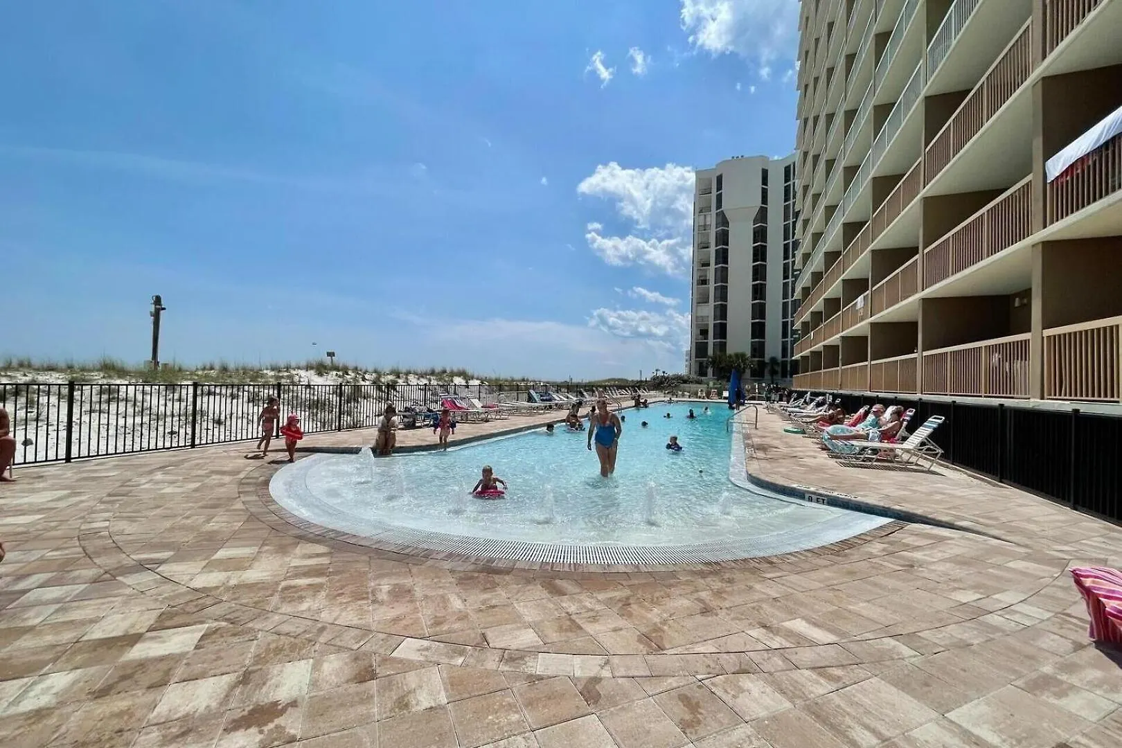 Beautiful Updated Pelican Beach Unit!!! Destin Holiday home